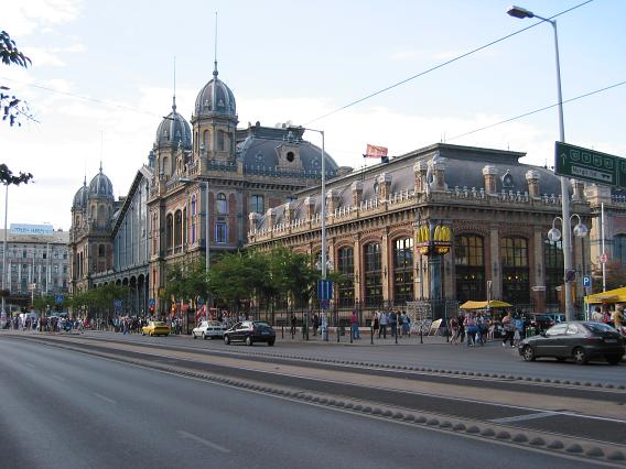 Budapest: Westbahnhof mit McDoof