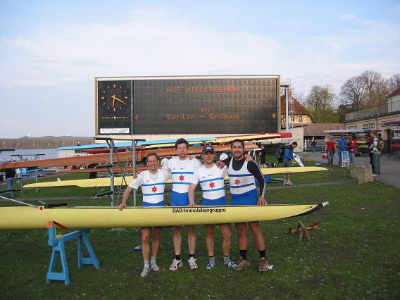 Nicolas, Robin, Nils und Yukio