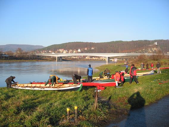 Aufriggern auf der Wiese in Decin