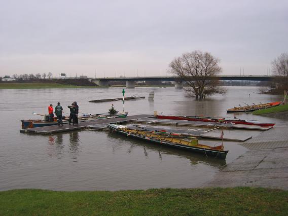 Pause beim Ruderclub Dresden