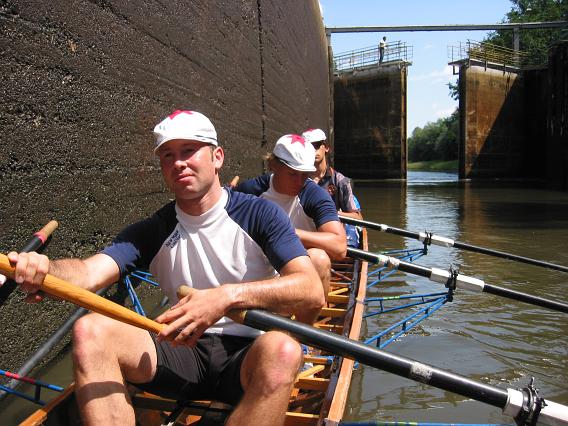 In der Schleuse Krakow-Przewoz (Nicolas, Otto, Darius)