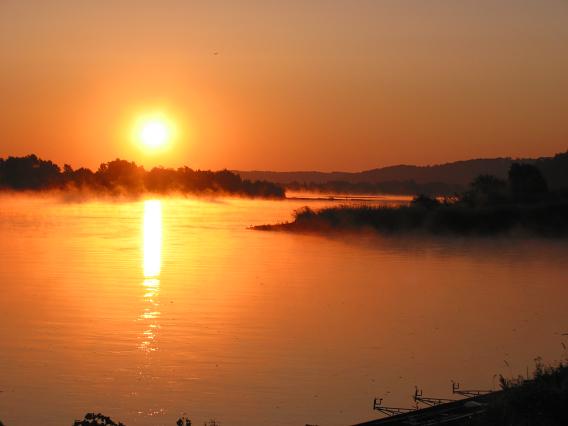 Sonnenaufgang über der Weichsel