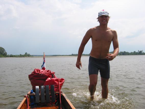 Otto bei Flachstelle in der Weichsel