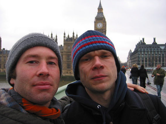 Nicolas und Nils vor dem Big Ben